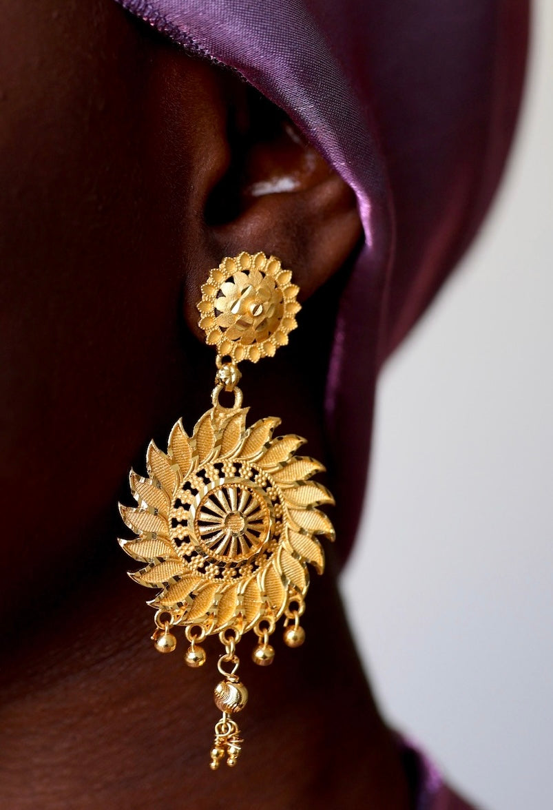 Gold luxury earrings