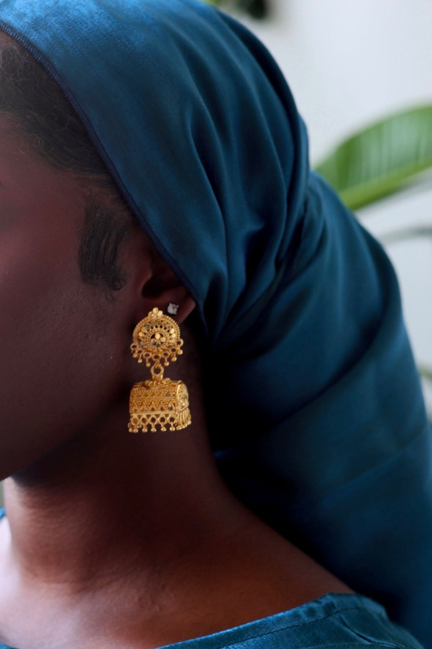 Gold luxury earrings